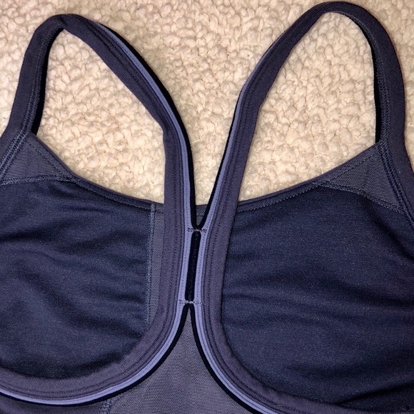 Lululemon Lot of 2 UJJAYI Power Y Mesh Tank w/Shelf Bra Sz 4 - Picture 3 of 12